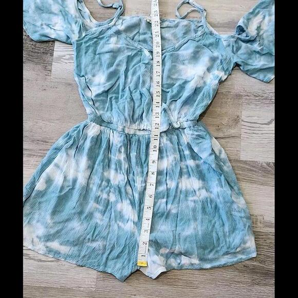 Mudd Romper Extra Small Blue V Neck Shorts Cold Shoulder Tie Dye - Picture 6 of 8